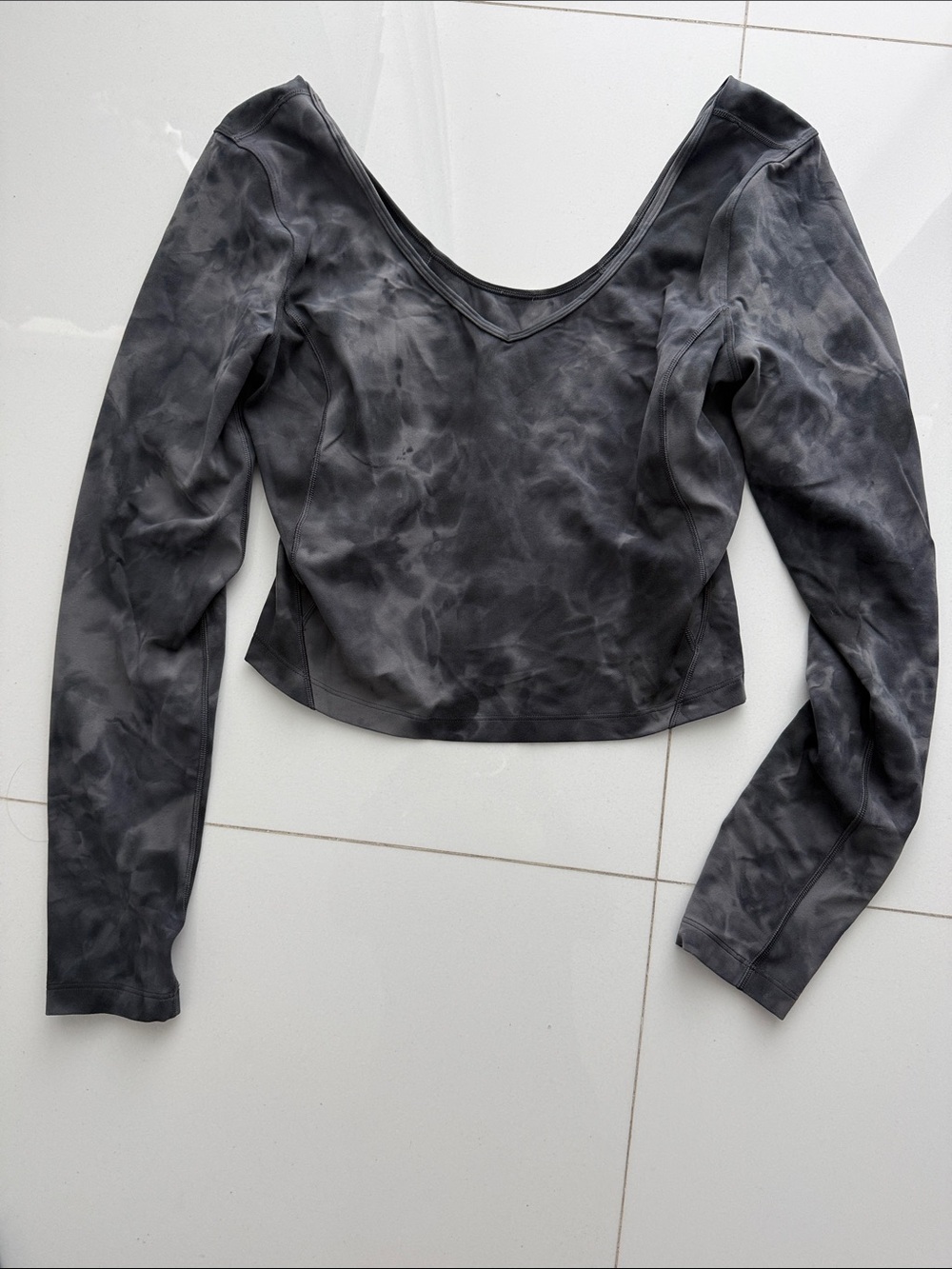 lululemon athletica Long Sleeve V-Neck Crop Top - Charcoal Tie-Dye